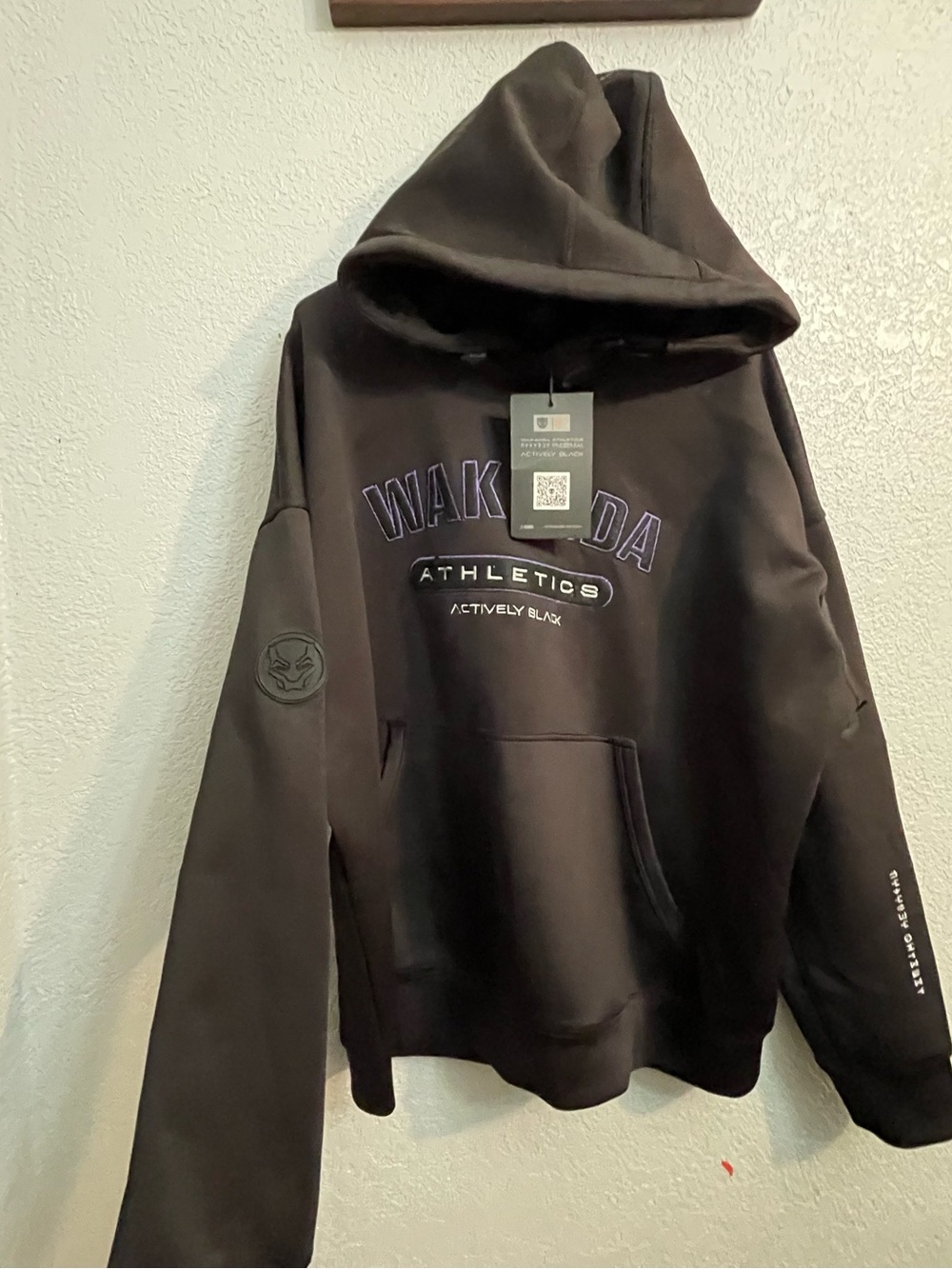 Marvel Wakanda Forever Actively Black Merch Hoodie Men's Large Athetics